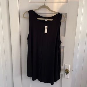 NWT Old Navy XL Tall crew neck swing tank, black. Never worn, perfect condition